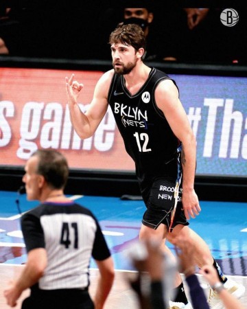 kaiyun官网-7记三分掀篮网进攻狂潮 第四巨头令绿军无力招架