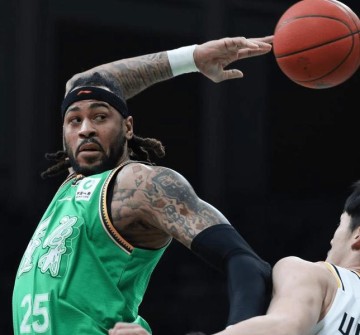 开云登录入口-13投砍21分13板3帽！防守大闸成辽篮逆转头号功臣，杨鸣没看错你